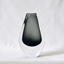 Load image into Gallery viewer, Nils Landberg for Orrefors glass sommerso Dusk series vase - Sweden 1956
