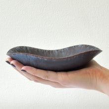 Load image into Gallery viewer, Gunnar Nylund for Rörstrand stoneware ARF dish - Sweden 1950s-AVVE.ny