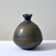 Load image into Gallery viewer, Wilhelm Kåge for Gustavsberg porcelain vase - Sweden 1950s-AVVE.ny