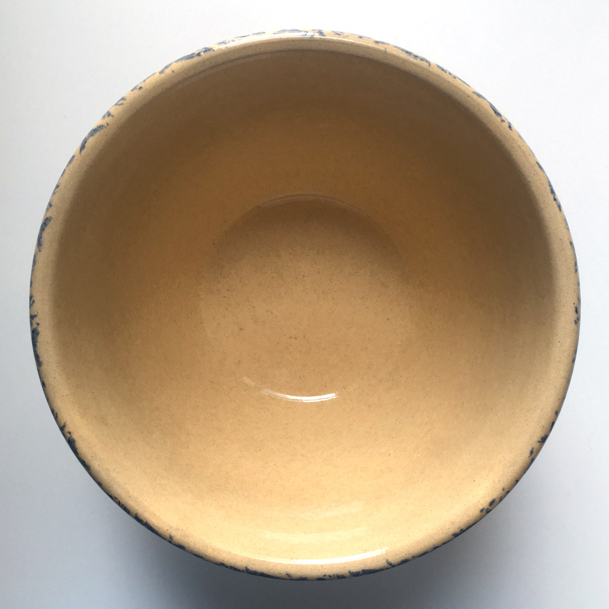 https://avveny.com/cdn/shop/products/269-top-vintage-ceramic-blue-robinson-ransbottom-pottery-bowl_1024x1024@2x.jpg?v=1566854317