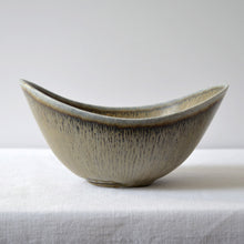 Load image into Gallery viewer, Gunnar Nylund for Rörstrand stoneware medium ARO bowl - Sweden 1950s-AVVE.ny