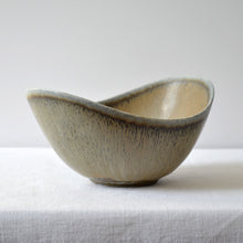 Load image into Gallery viewer, Gunnar Nylund for Rörstrand stoneware medium ARO bowl - Sweden 1950s-AVVE.ny