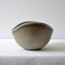 Load image into Gallery viewer, Gunnar Nylund for Rörstrand stoneware medium ARO bowl - Sweden 1950s-AVVE.ny