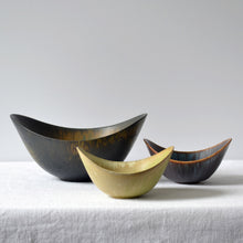 Load image into Gallery viewer, Gunnar Nylund for Rörstrand stoneware small ARO bowl - Sweden 1950s-AVVE.ny